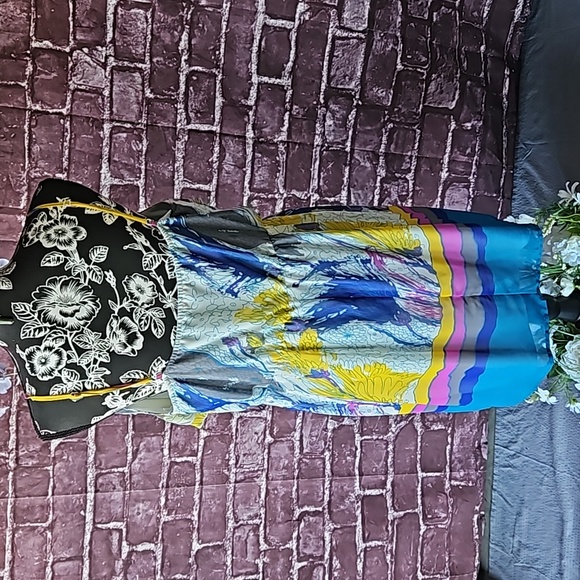 Lilly Rose Floral Fully Lined Sundress with adjustable straps. Size XL - Picture 3 of 9